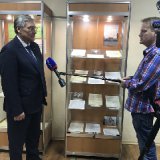 Начальник Управления архивами Свердловской области, председатель научно-методического совета архивных учреждений Уральского федерального округа Александр Александрович Капустин во время интервью телеканалу «ГТРК-Курган».